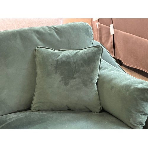 3267 - A green velvet corner chaise sofa