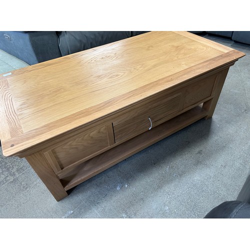 3289 - An oak two drawer coffee table