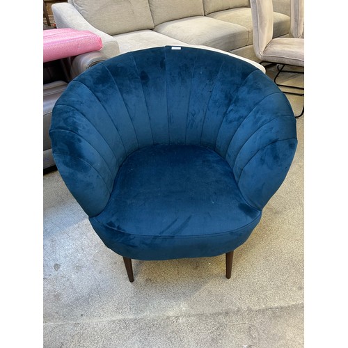 3359 - A navy blue velvet upholstered shell back side chair (leg requires attention)