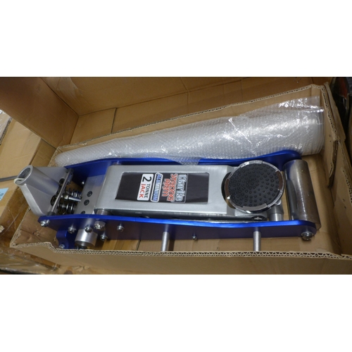 5310 - A boxed sample 1.5 ton capacity aluminium racing jack *This lot is subject to VAT