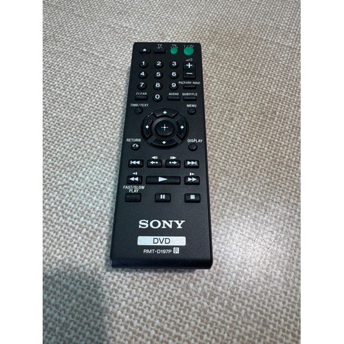 6042 - Sony dvd player with remote and box, model no: dvp-sr760h *This lot is subject to VAT