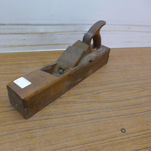 5062 - Two vintage wooden block planes