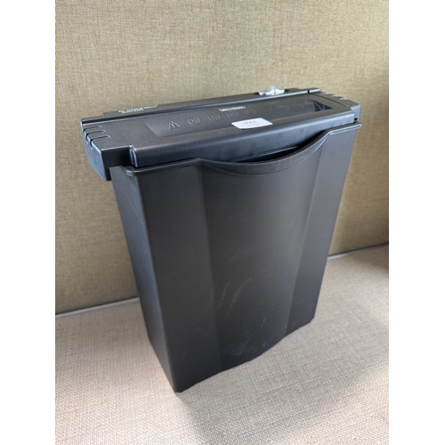 6061 - Q-connect Q6strip2 paper shredder *This lot is subject to VAT