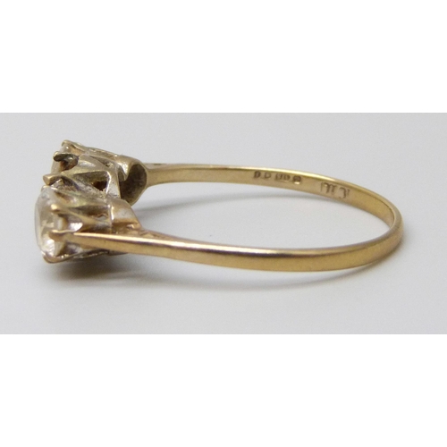 7002 - A 9ct gold ring, lacking one stone, 1.8g, S