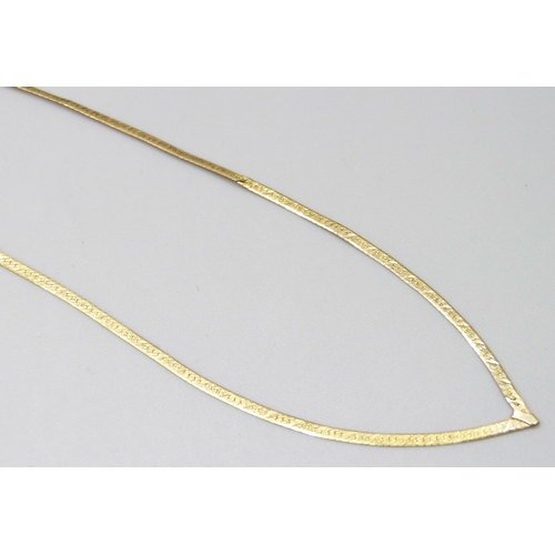 7014 - A 9ct gold flat link V shape necklace, a/f, 1.6g