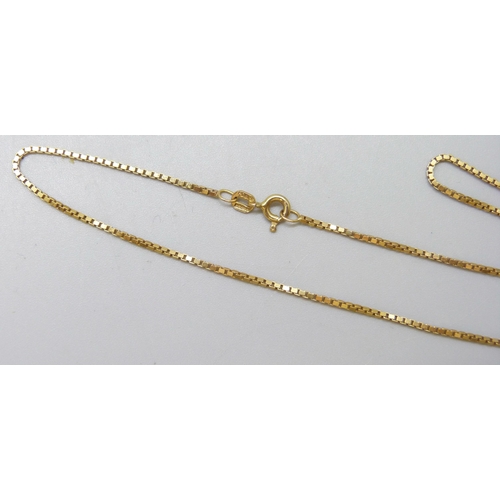 7046 - A 9ct gold box chain necklace, 3.5g, 46cm