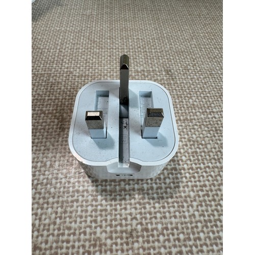 6068 - Four Apple USB-C 20w power adapters, model no: muvt3b/a *This lot is subject VAT