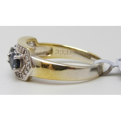 7068 - A TGGC silver gilt colour change stone ring, U