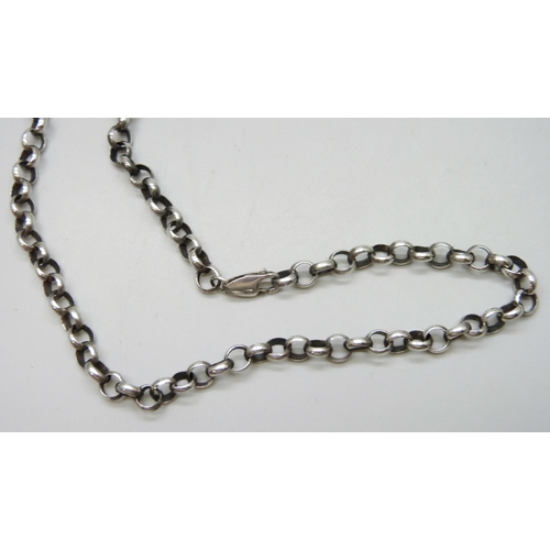 7069 - A white metal necklace, the clasp stamped 925, 29g, 52cm