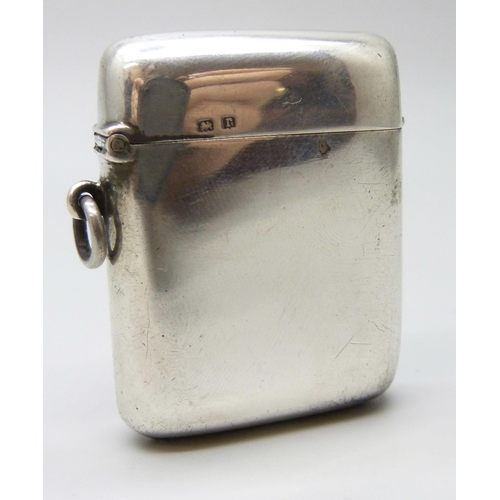 7085 - A silver vesta case, Birmingham 1916, 25g