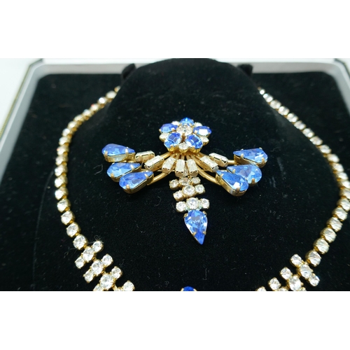 7147 - A vintage paste set jewellery suite - necklace, earrings and brooch