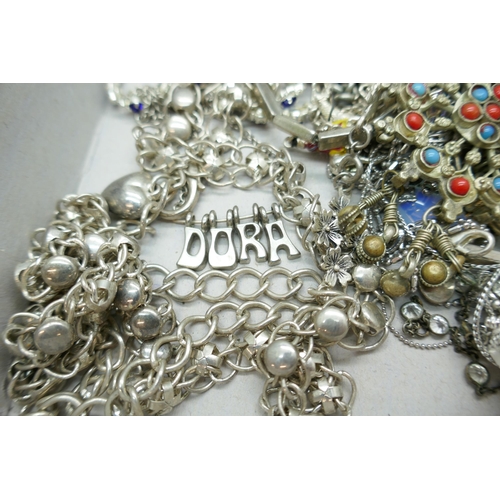 7152 - Silver tone jewellery