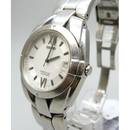 7181 - A Seiko Perpetual Calendar wristwatch, 39 mm including crown