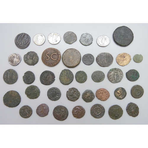 7212 - A collection of coins including Roman