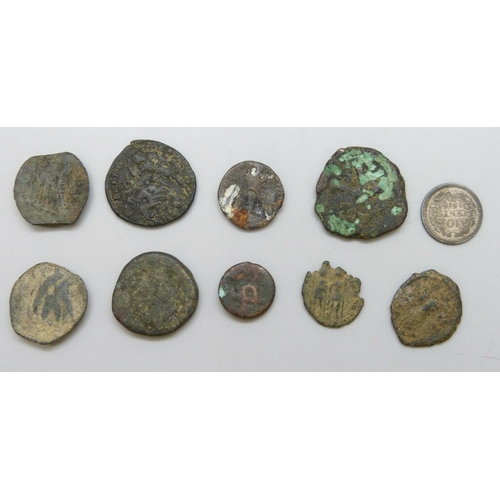 7213 - A collection of coins including Roman