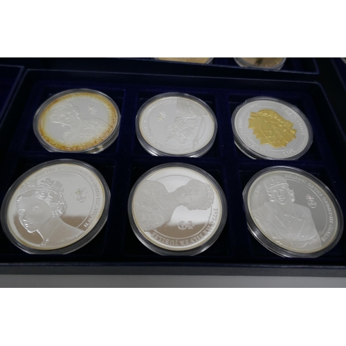 7235 - Seven boxes with a collection of commemorative coins