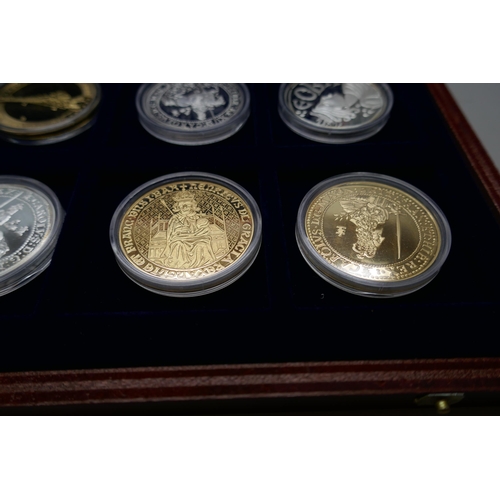 7238 - Twelve commemorative coins