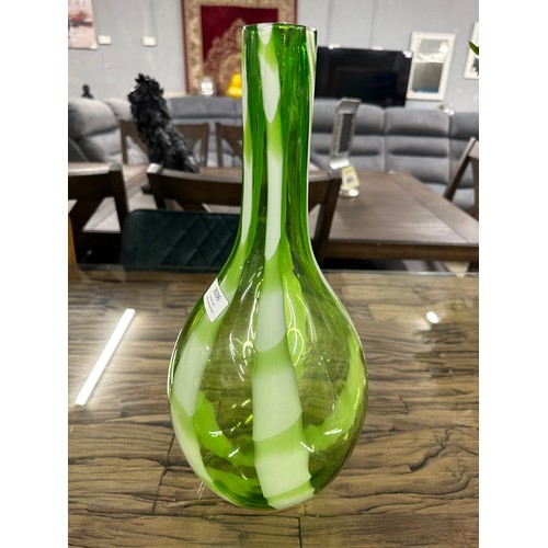 3036 - A hand blown green and white glass vase