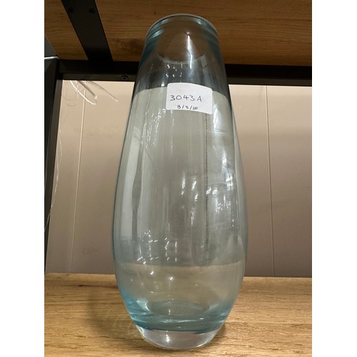 3043A - A blue glass vase