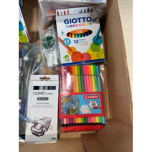 6095 - An assortment of pens, crayons and chalk markers *This lot is subject to VAT