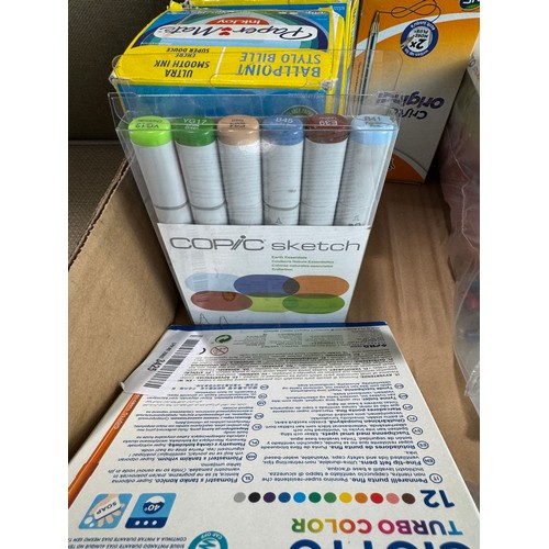 6095 - An assortment of pens, crayons and chalk markers *This lot is subject to VAT