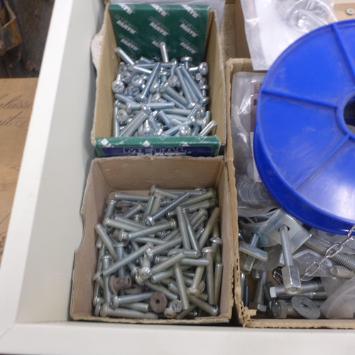 5025 - A box of assorted DIY consumables including chain bolts, nuts, washers, etc.