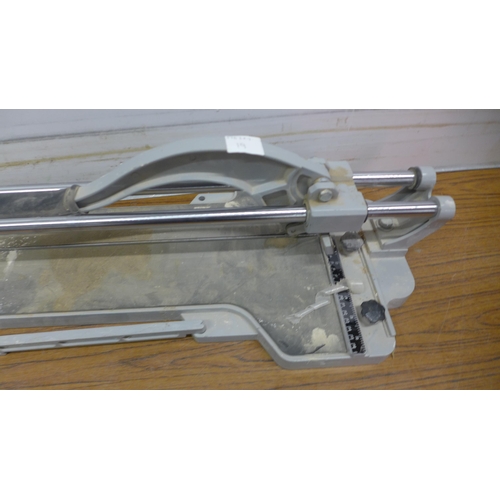 5039 - Three assorted tile cutters