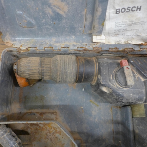 5044 - A Bosch GBH 4 DSC SDS hammer drill with drill bits - in metal case