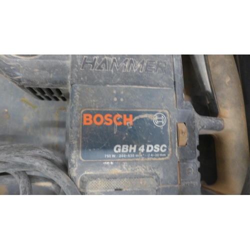 5044 - A Bosch GBH 4 DSC SDS hammer drill with drill bits - in metal case