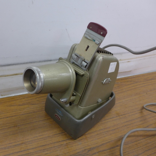 5110 - An Aldis F2.5 slide projector