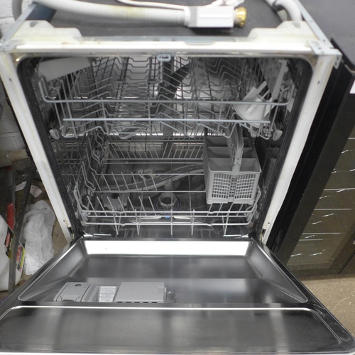 5135 - A Siemens Aqua Stop dishwasher