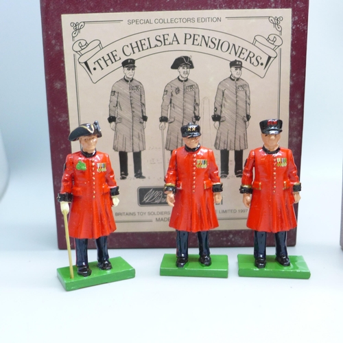 2016 - Three William Britain collectors sets, Sherwood Foresters, The Chelsea Pensioners and Sentry box of ... 