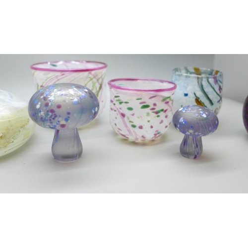 2026 - Seven items of Isle of Wight glass, two trailed bowls from the 