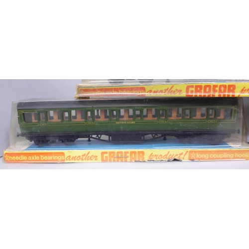 2058 - Six Graham Farish 00 gauge model railway carriages, all boxed