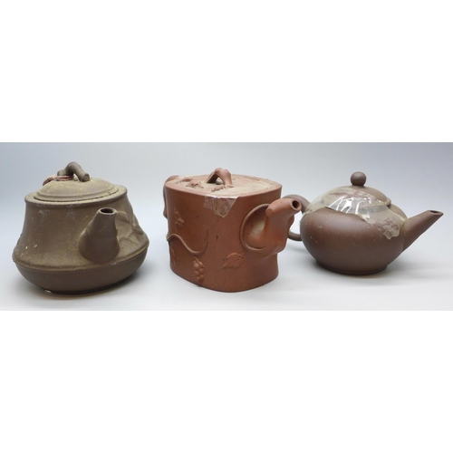 2073 - Three small early Chinese terracotta teapots