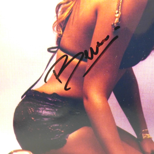 2089 - A Beyoncé Knowles signed photograph with COA