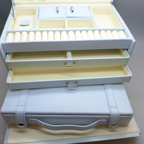 2096 - A designer jewellery case