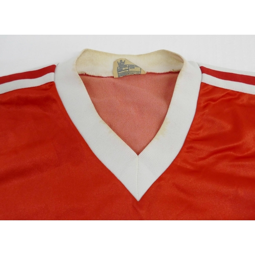 2121 - A Nottingham Forest Football Club 1979-1980, European Cup Winners home shirt, size medium