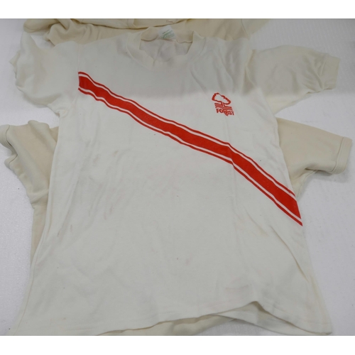 2130 - Four vintage Nottingham Forest t-shirts, some from 1970s and a World Cup España 1982 t-shirt