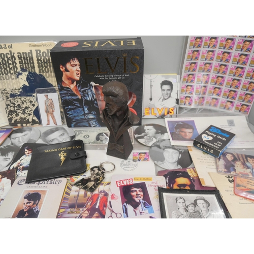 2139 - Elvis Presley, various collectables including books, a pack of photograph playing cards, a bust, etc... 