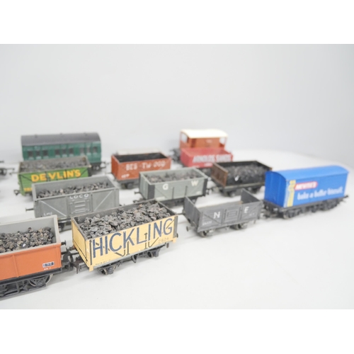 2181 - Twenty 00 gauge railway wagons to include Hornby