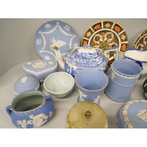 2187 - A collection of porcelain to include Royal Crown Derby 1128 Imari tea plate and saucer, collection o... 