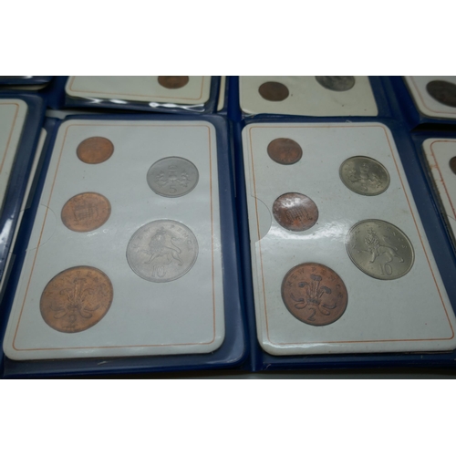 2258 - Coinage of Great Britain sets (17)