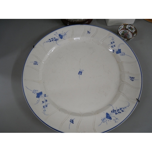 2310 - A Villeroy & Boch figure, S29 backstamp, a Villeroy & Boch plate, a chinoiserie  bowl, small bowl an... 