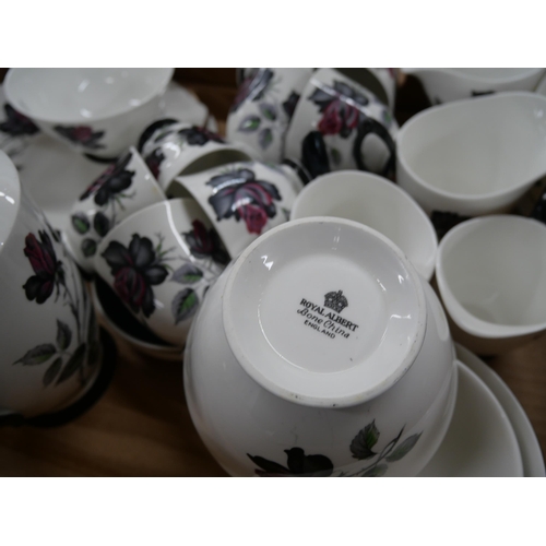 2313 - A Royal Albert ten setting coffee set and a similar pattern Colclough teapot **PLEASE NOTE THIS LOT ... 