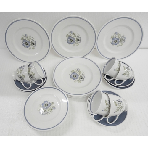 2375 - A collection of Susie Cooper Glen Mist and Royal Doulton Spindrift tea and dinnerwares **PLEASE NOTE... 