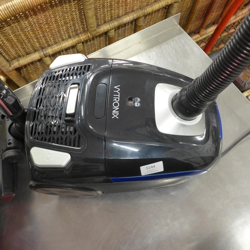 5144 - Two hoovers, a Miele SGDF3 hoover and a Vytronix BPC100 hoover