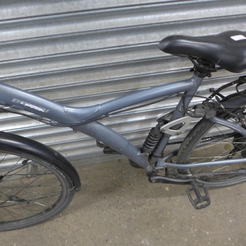 5155 - A B'Twin electric bike with battery charger and key