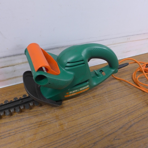 5172 - A Black and Decker GT26, 350W hedge trimmer and a Performance Power jetwash (Hedge trimmer fail PAT ... 