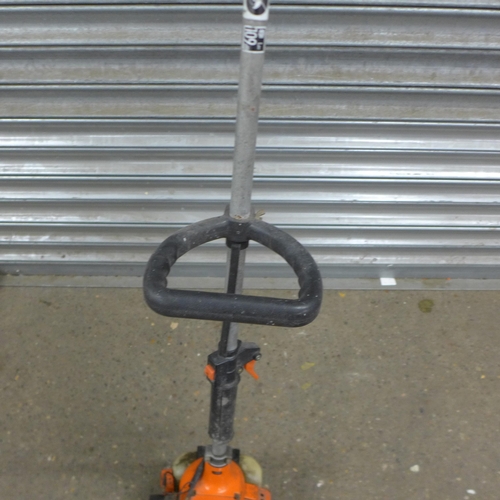 5182 - An Echo QT-21505 petrol strimmer